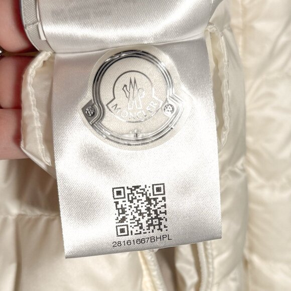 Moncler Ivory Freesia Reversible Tweed Quilted Down Coat - Picture 15 of 16